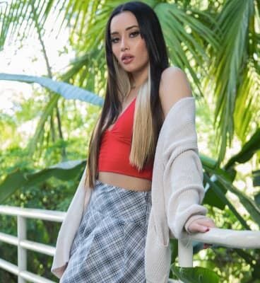 Aria Lee